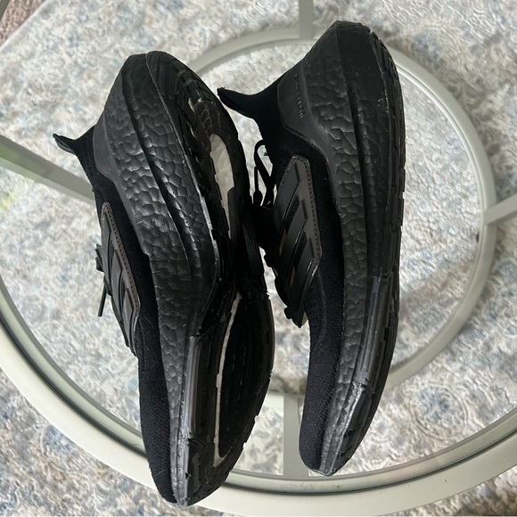 ADIDAS UltraBoost 21 running shoe. Size 7.5 worn once - Picture 13 of 15